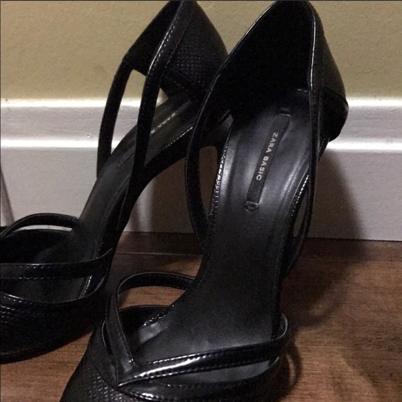 Zara Basic Classic Black Pumps - Picture 2 of 7